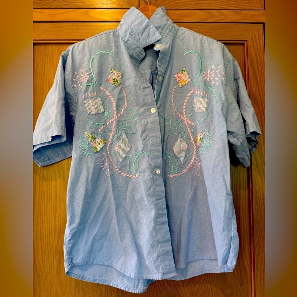 Vintage Jane Ashley Light Blue Cotton Top Patches and Embroidery Medium
